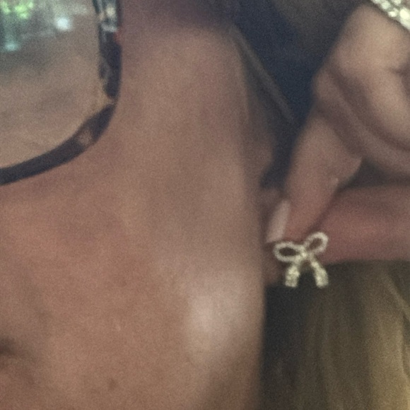 NEW Earrings Rhinestone In Bows Pierced Gift 🎁 Box - Picture 4 of 4